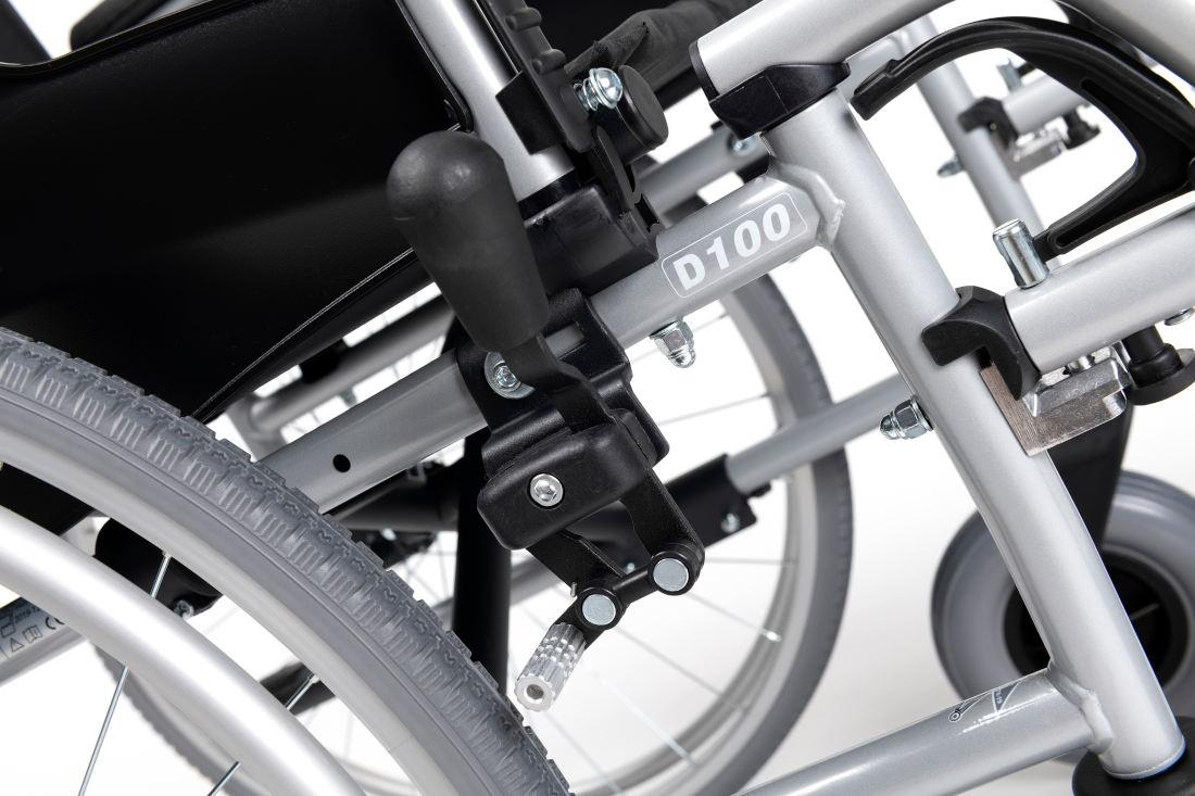 Rollstuhl Vermeiren D100 mit Trommelbremse, Standardrollstuhl faltbar Rollstuhl Vermeiren D100 mit Trommelbremse, Standardrollstuhl faltbar